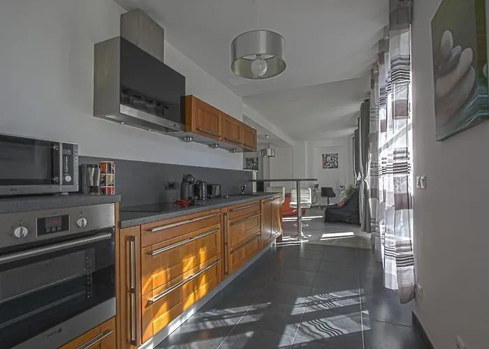 La Promesse Free Car Park