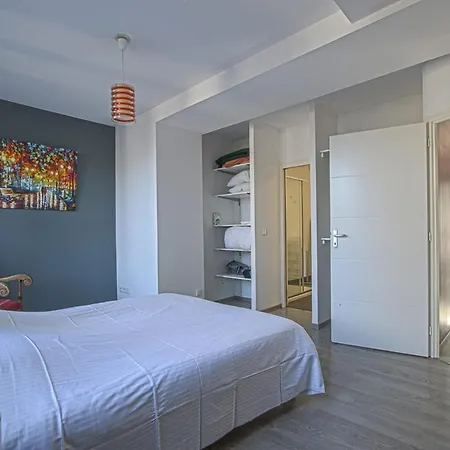 La Promesse Free Car Park Bayeux