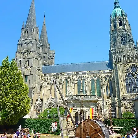 La Promesse Free Car Park * Bayeux