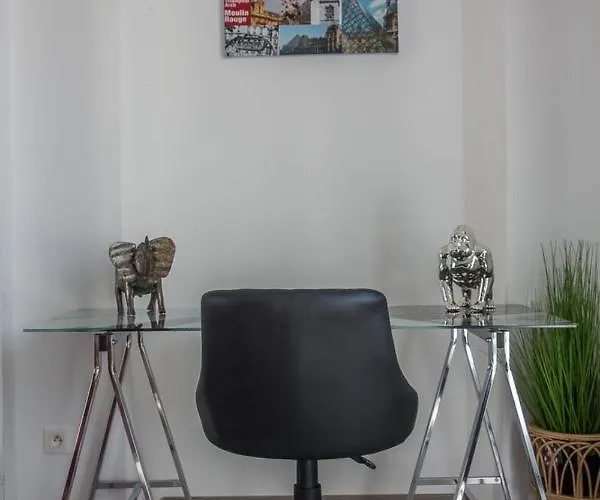 La Promesse Free Car Park * Bayeux